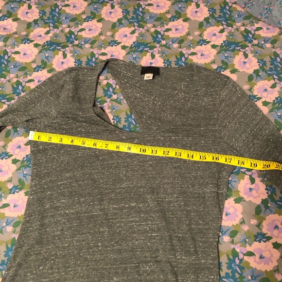 Diesel slit back large grey t-shirt. - Picture 4 of 7